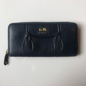 Coach 46601 accordion wallet